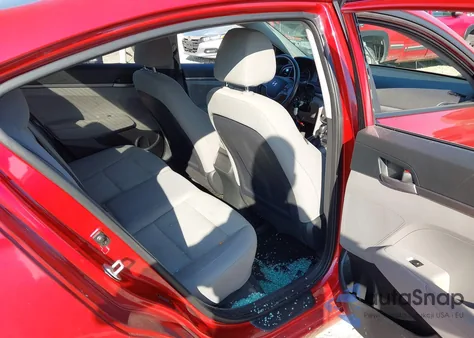 2017 Hyundai Elantra Se z USA, uszkodzony, nr VIN 5NPD74LF7HH167345